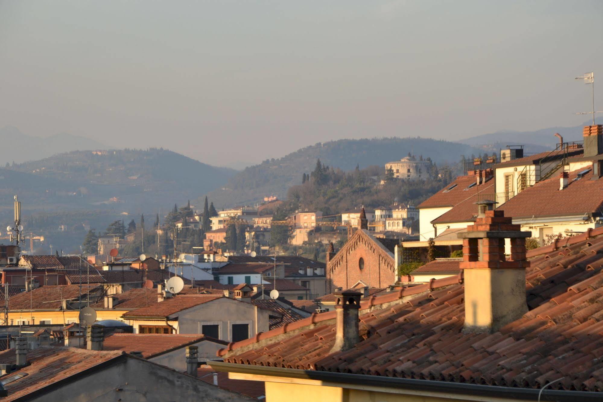 All'Opera Prima Verona Exteriör bild